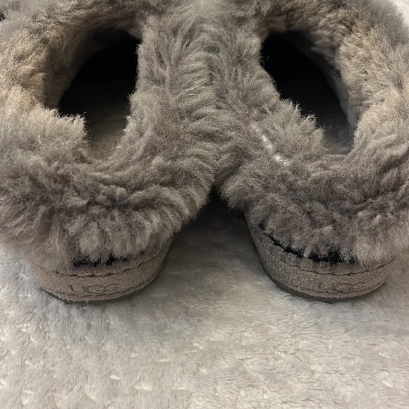 UGG Black & Gray Wrin Slippers Size 8 - Picture 3 of 8